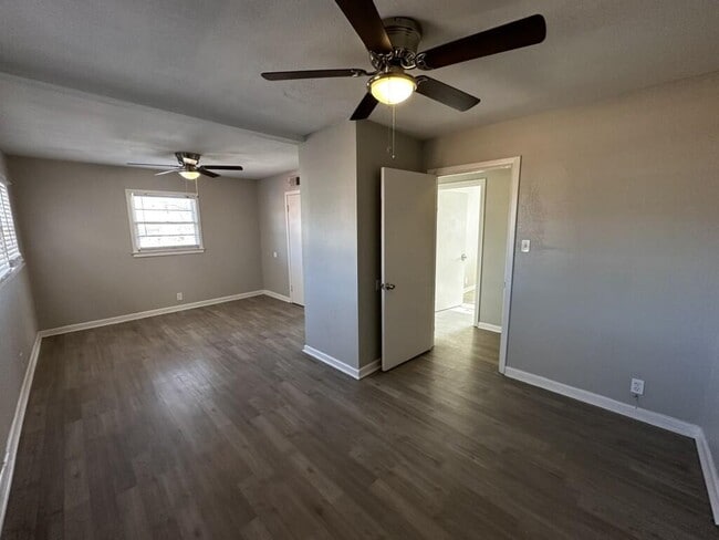 Building Photo - 1602 39th St