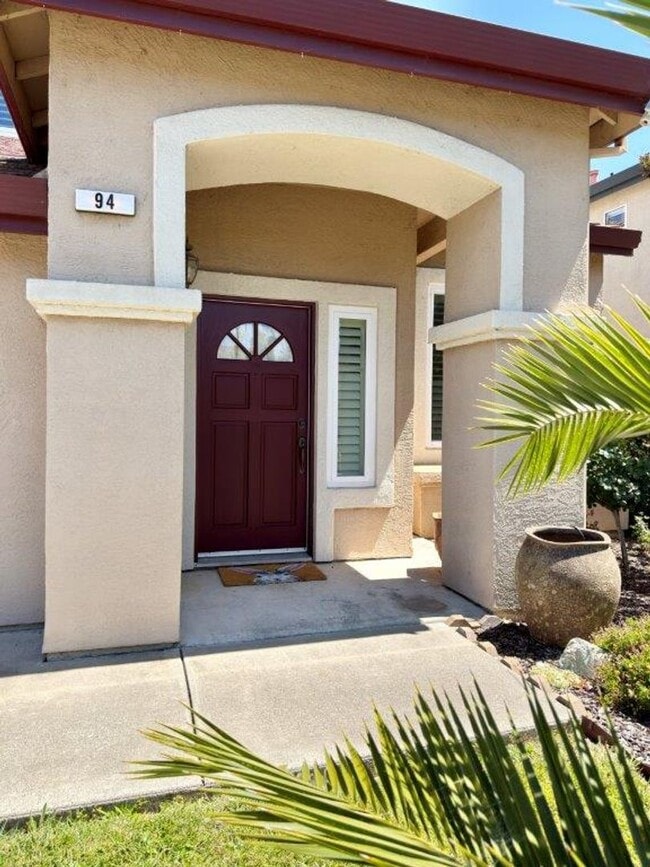 Building Photo - Coveted Napa Yacht Club 3 Bedrooms, 2 1/2 Bathrooms, w/ 1st Level Primary Bedroom/Bath