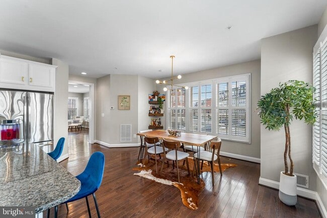 Building Photo - 726 River Mist Dr