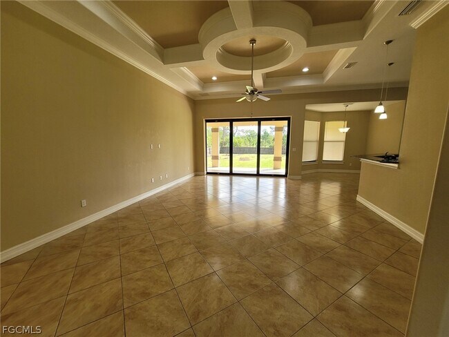 Building Photo - 704 Magnolia Ave