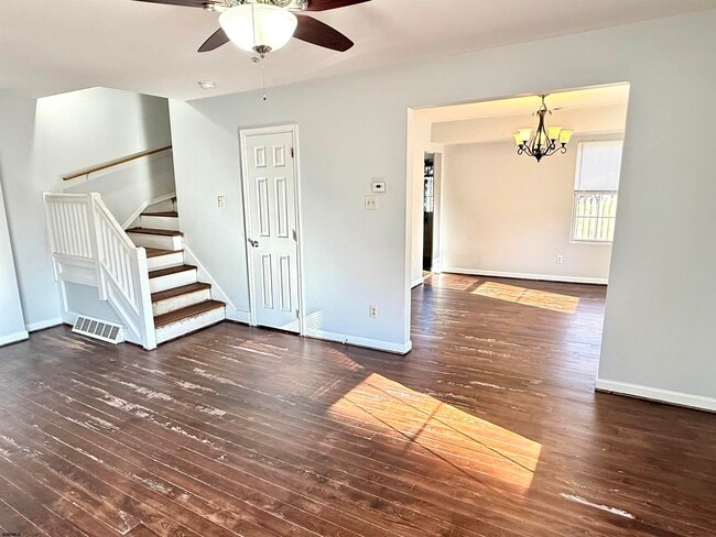 Building Photo - 1309 Matthews Ave