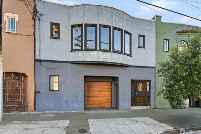 Building Photo - 526 Silver Ave