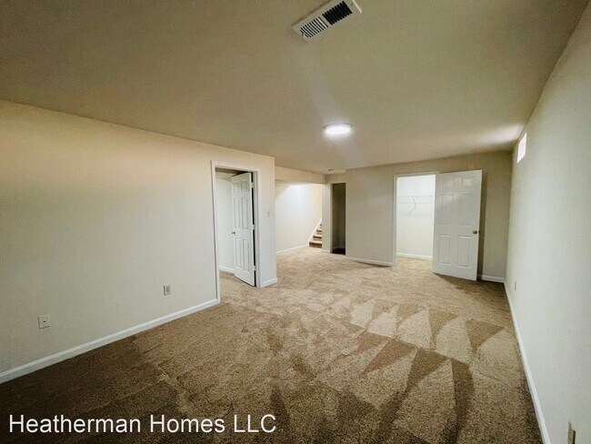 Building Photo - 4 br, 2.5 bath House - 9 Emerson Ct