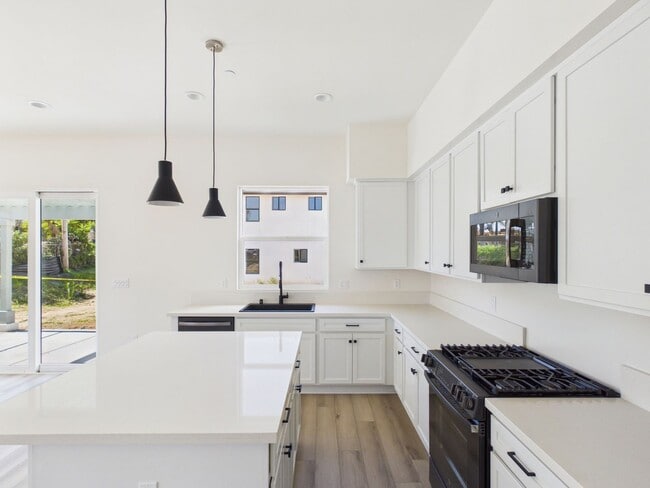 Building Photo - 709 Passion Ct
