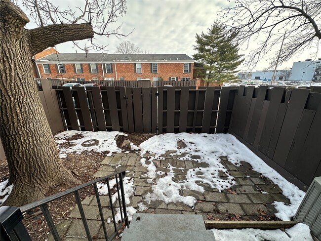 Building Photo - 420 Chapel Ridge Dr