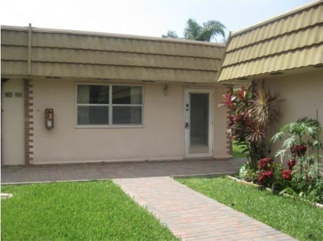 Primary Photo - 166 Valencia Dr