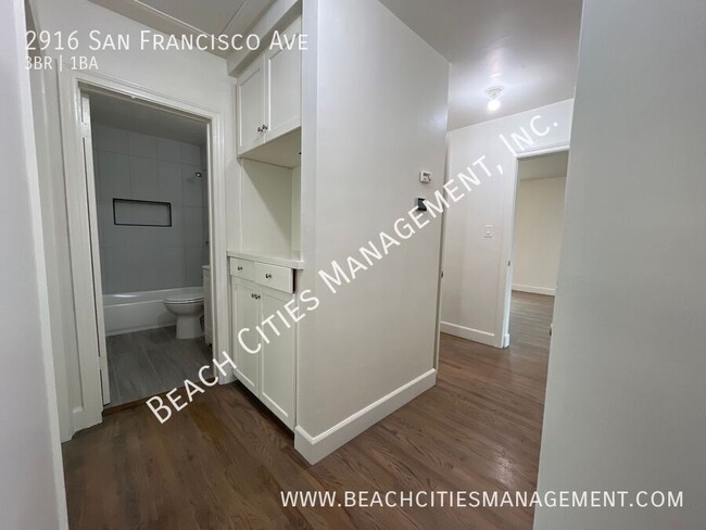 Building Photo - Charming 3 Bedroom House in Wrigley Area