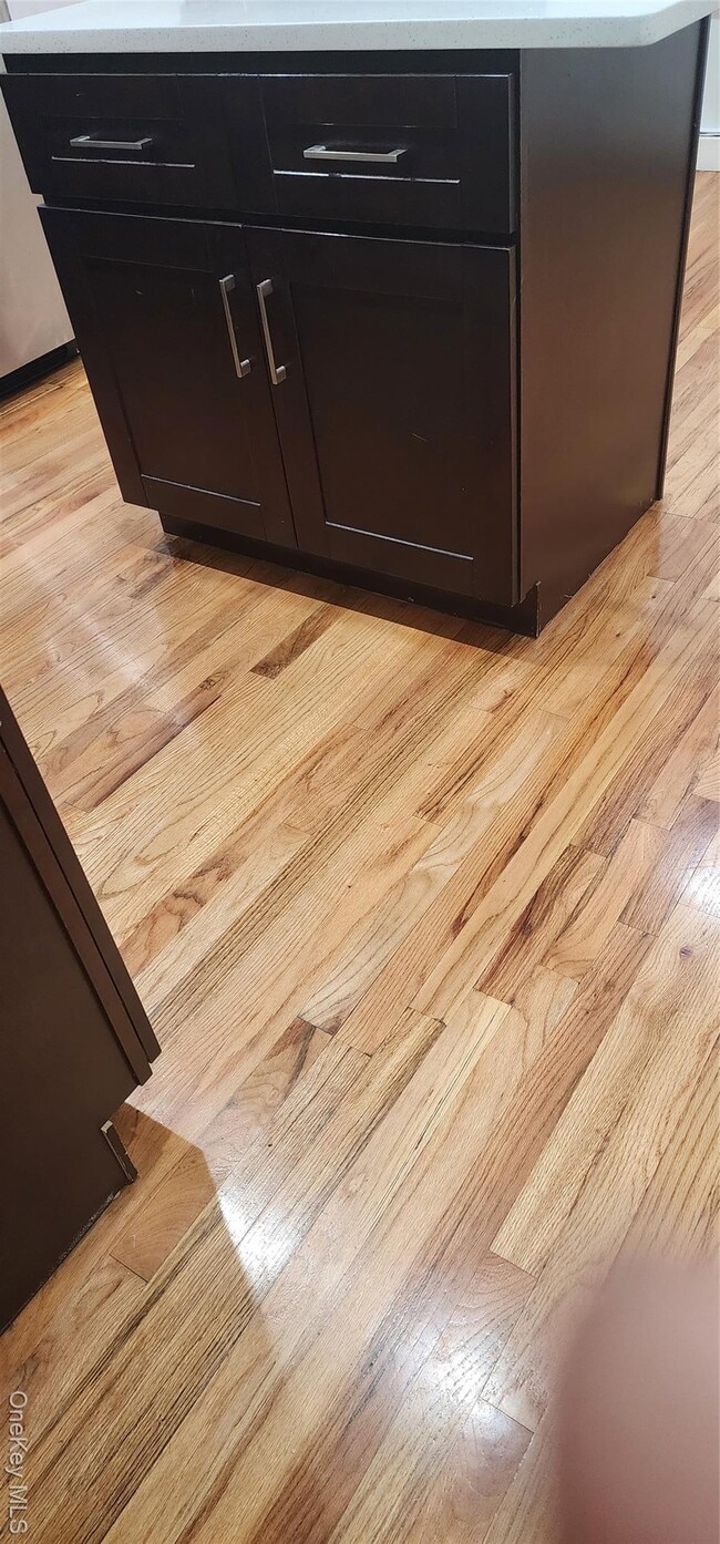 Building Photo - 452 Linwood St