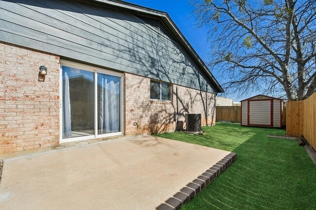 Building Photo - 9413 Quail Meadow Dr