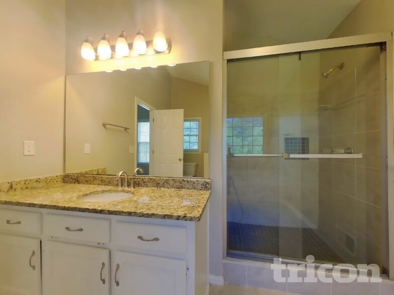 Building Photo - 891 Old Farm Walk