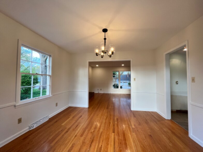 Building Photo - 7520 Aberdeen St