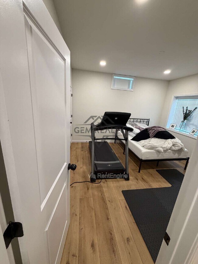 Building Photo - 7812 Bexley Ln