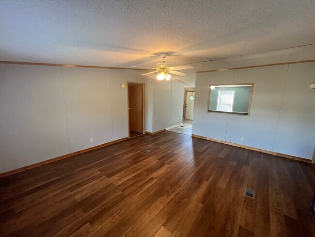 Building Photo - 492 McSwain Rd