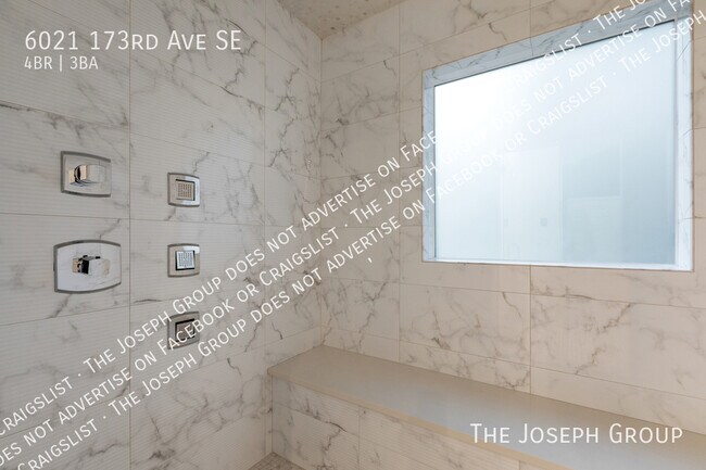 Building Photo - 6021 173rd Ave SE