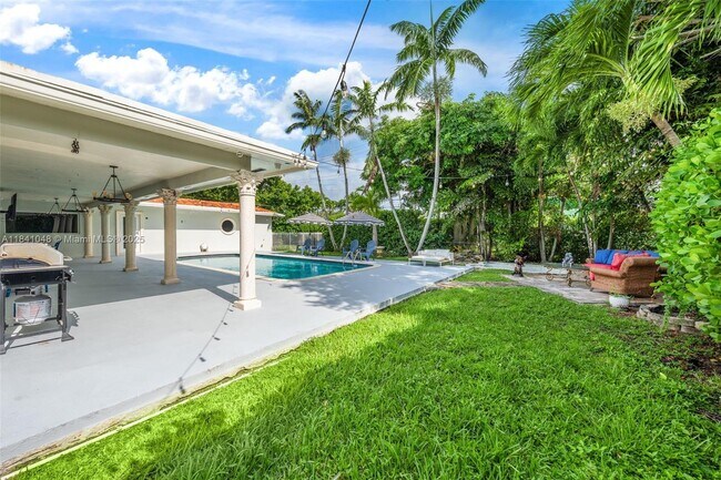 Building Photo - 6561 Marlin Dr