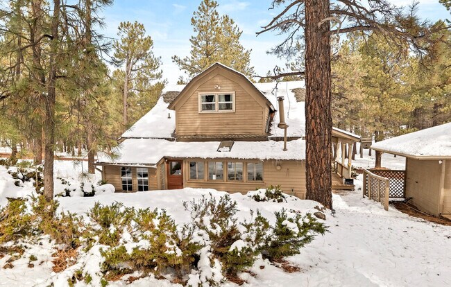 Building Photo - 4955 Hidden Hollow Rd