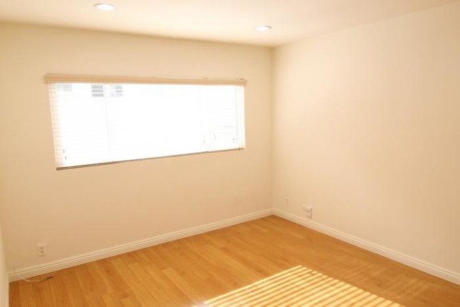 Building Photo - 1 bedroom in Los Angeles CA 90027