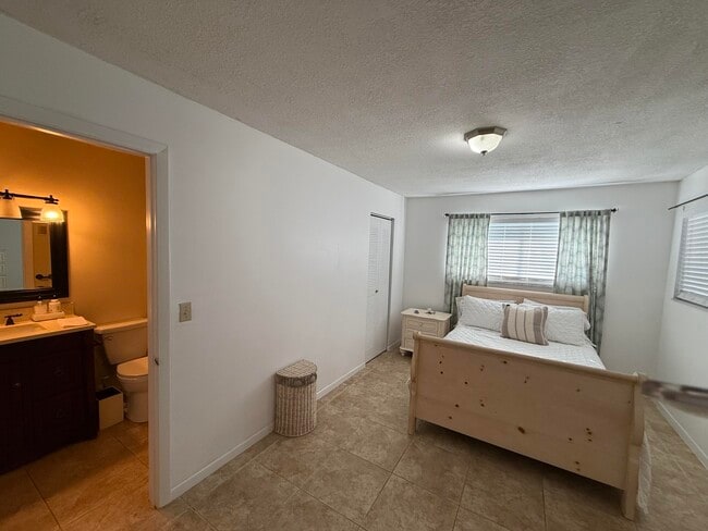 Building Photo - 15445 Lakes of Delray Blvd