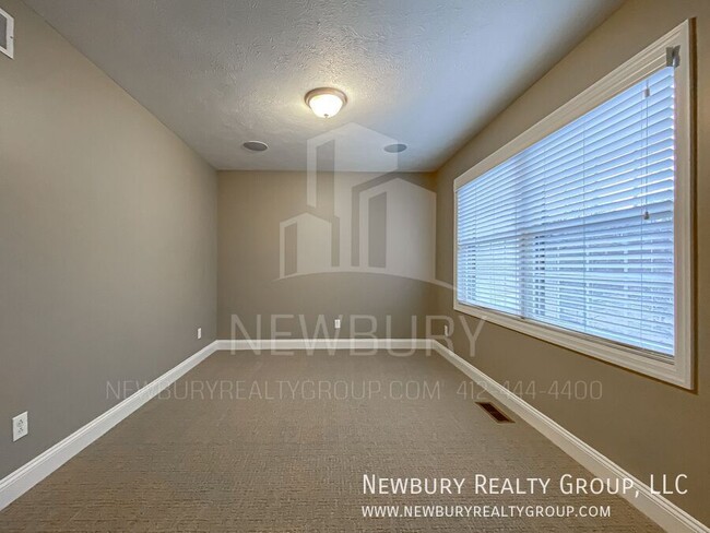 Building Photo - 2 Bedroom, 2.5 Bath Townhome - Discover th...