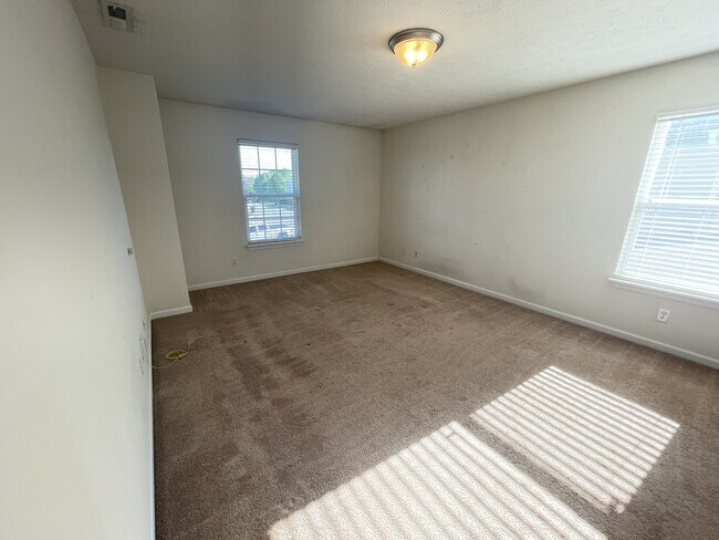 Building Photo - 985 Shenandoah Way
