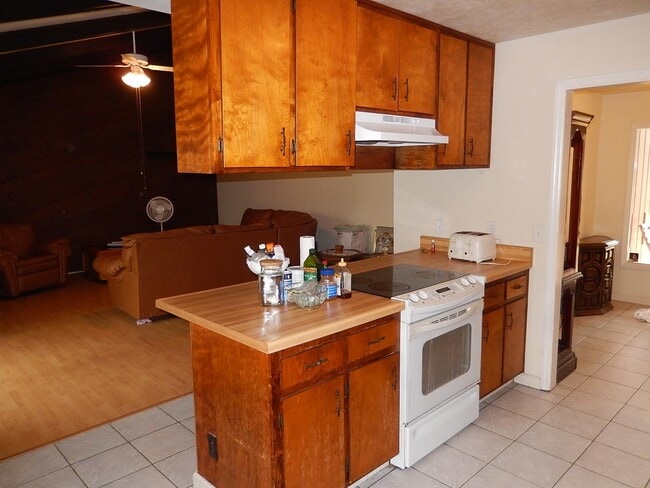 Building Photo - 5800 Doonesbury Ct