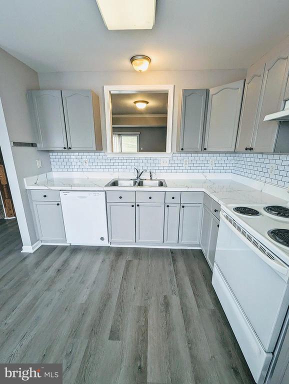 Building Photo - 121 Eagles Ridge