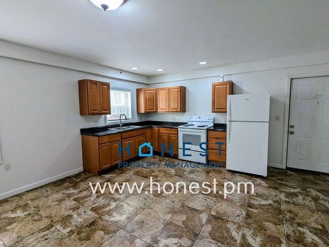 Building Photo - 1635 Lewiston Rd