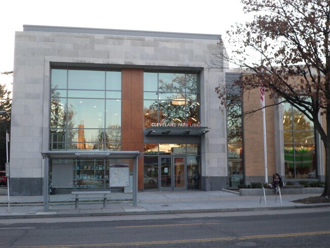 Building Photo - 2755 Ordway St NW