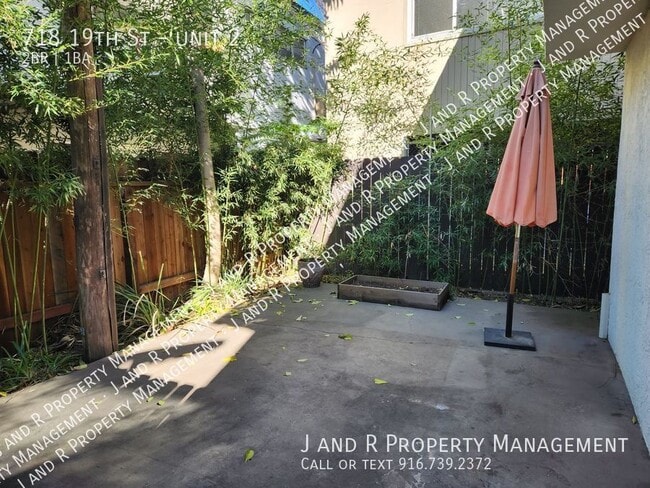 Building Photo - 718 19th St