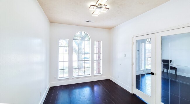 Building Photo - 17122 Canterbury Green Ct