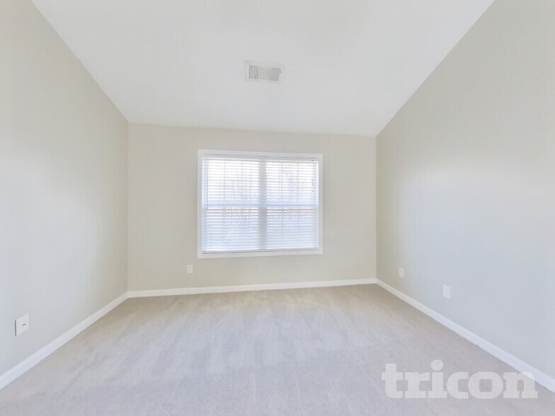 Building Photo - 200 Pebble Brooke Ct