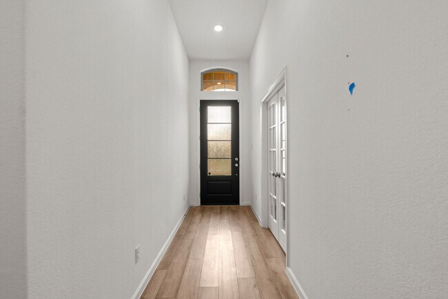 Building Photo - Room to Live, Play, and Grow in Booming Ro...
