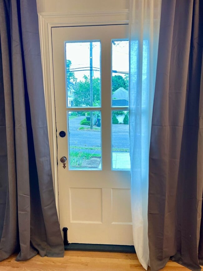 Building Photo - Private and Stylish One-Bedroom, Available...