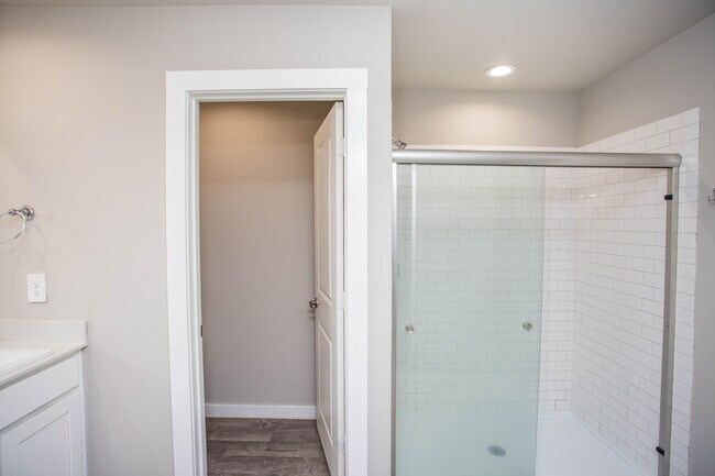 Building Photo - 4717 126th St