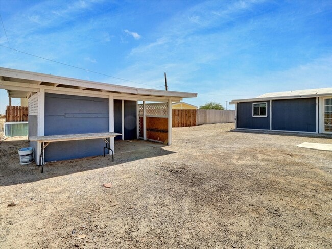 Building Photo - 2206 Ocean Side Ave