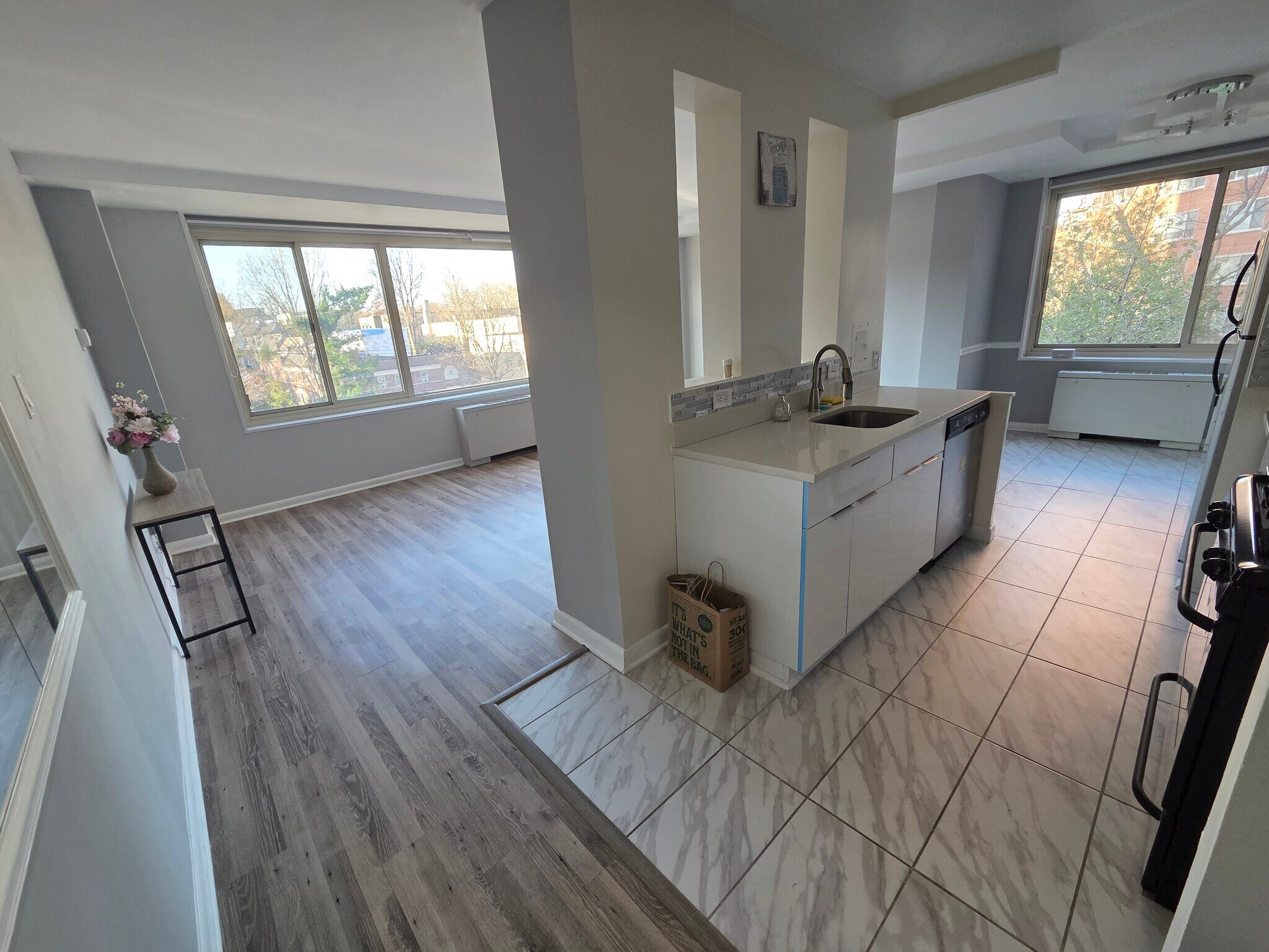 Building Photo - 4000 Tunlaw Rd NW