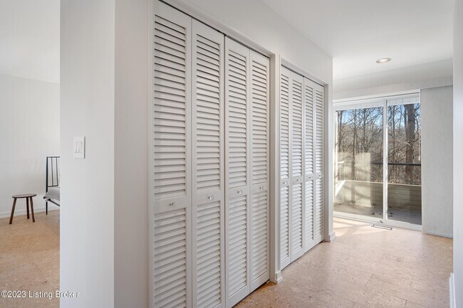 Building Photo - 6 Glen Arden Rd