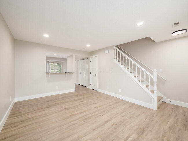 Building Photo - 631 Pebble Pl Dr