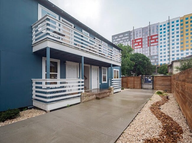 Building Photo - 3601 Anita St