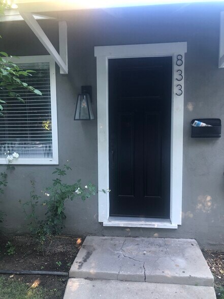 Entry door - 827 E Washington Blvd