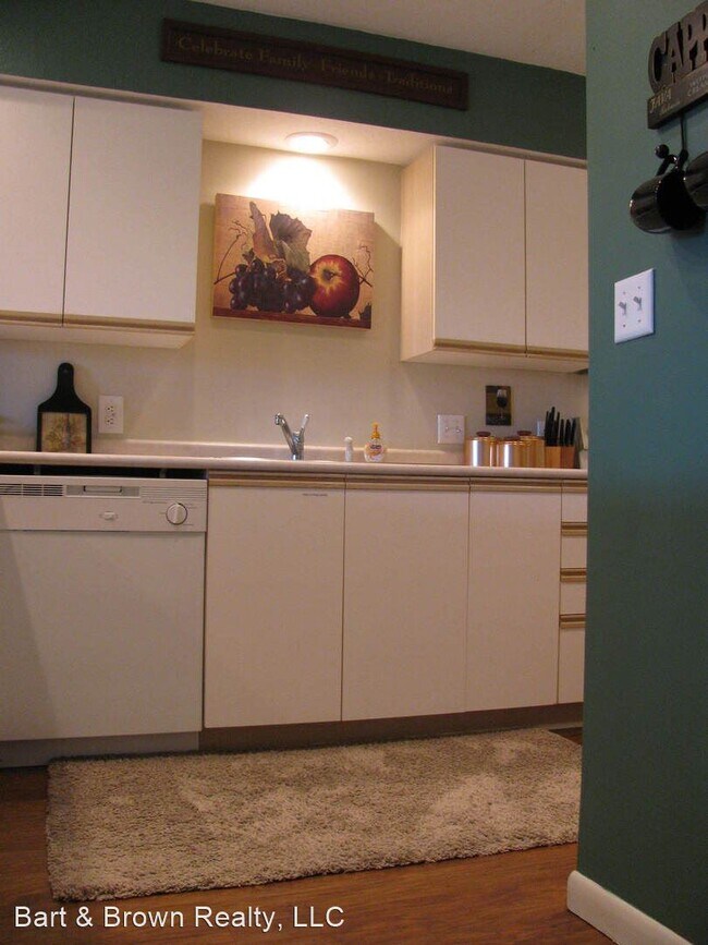 Building Photo - 110 W Rockford Dr