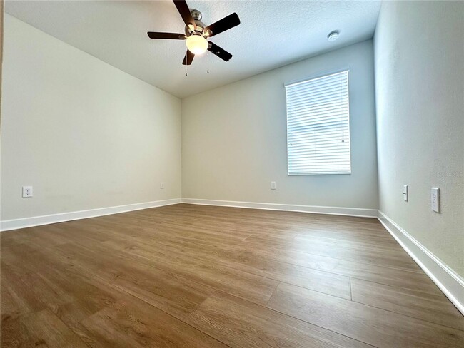 Building Photo - 10247 Love Story St