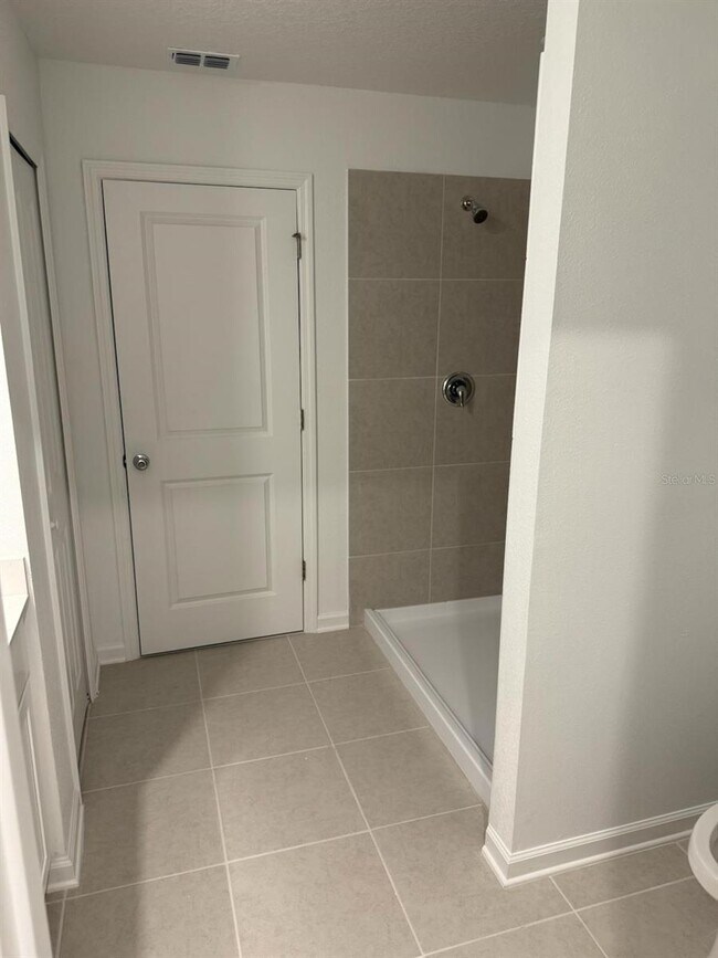 Building Photo - 3466 Howell Dr