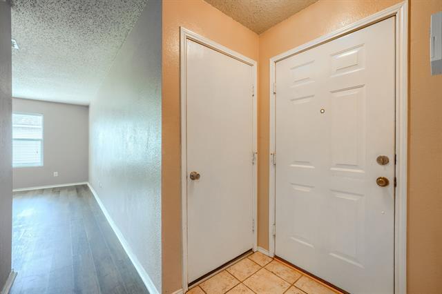Building Photo - 1820 Brookwood Dr