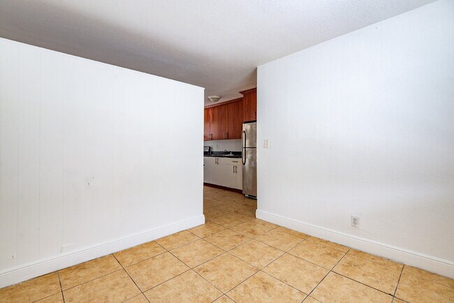 Building Photo - Charming 1-Bedroom Apartment in the Heart ...