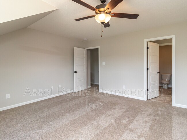 Building Photo - 628 Drakewood Rd