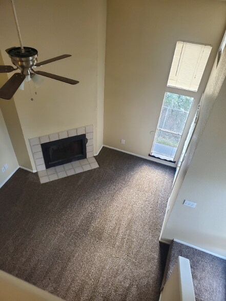 Building Photo - 218 Plaza Verde Dr