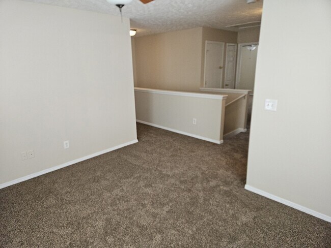 Building Photo - 1152 Seven Oaks Blvd