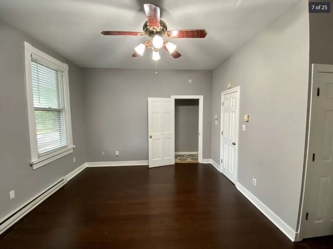 Building Photo - 2206 Parkwood Ave