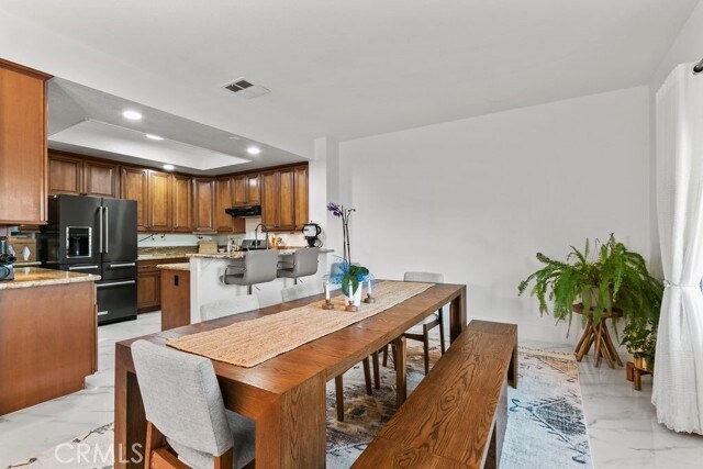 Building Photo - 6039 E Hackamore Ln